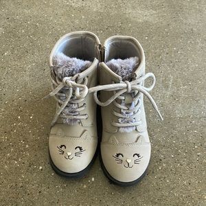 New kitty taupe suede boots